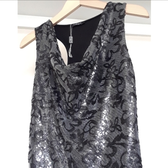 ISAL BED OLLËN. Sequin Sleeveless Designer Top. Silver. Size S - Picture 3 of 16